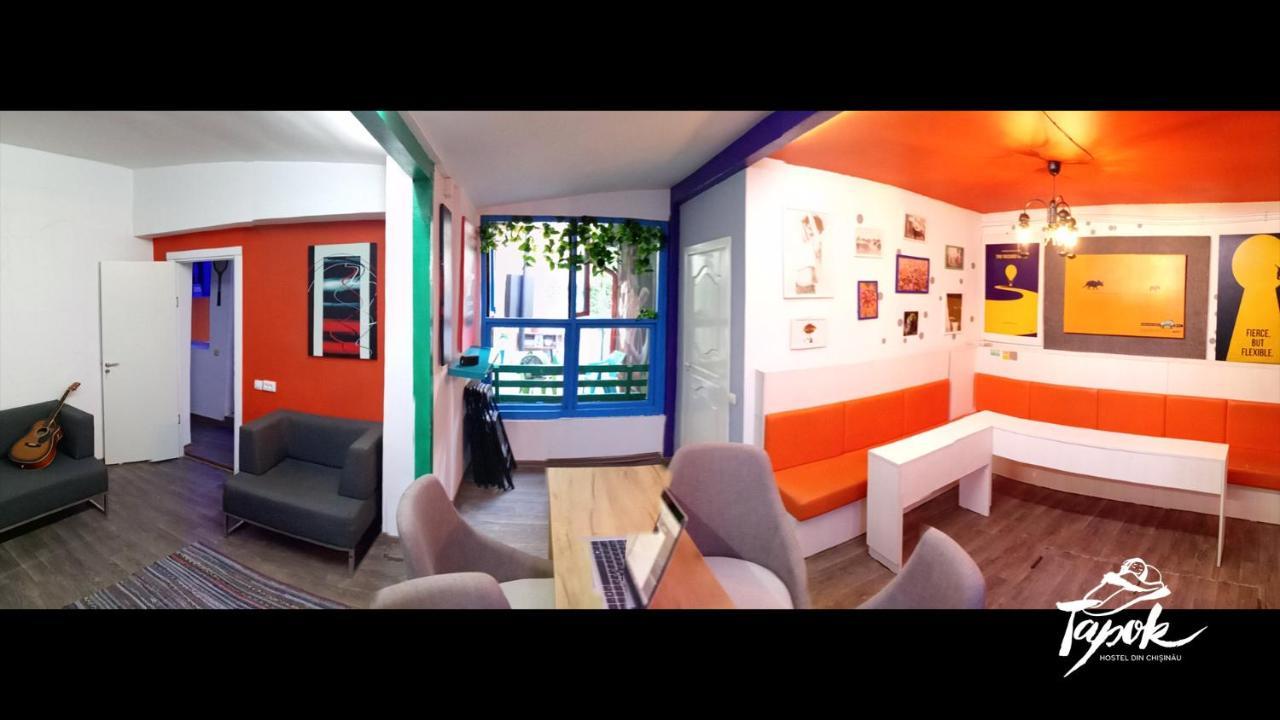 Tapok Hostel Chisinau Bagian luar foto