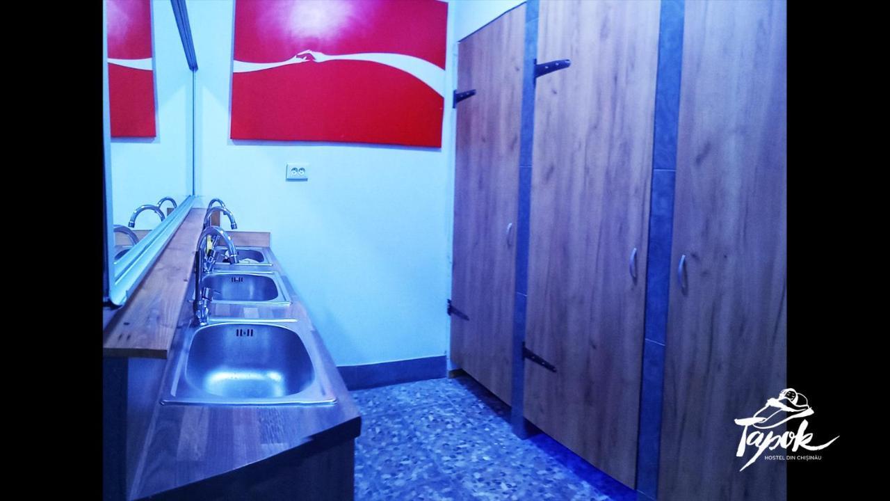 Tapok Hostel Chisinau Bagian luar foto