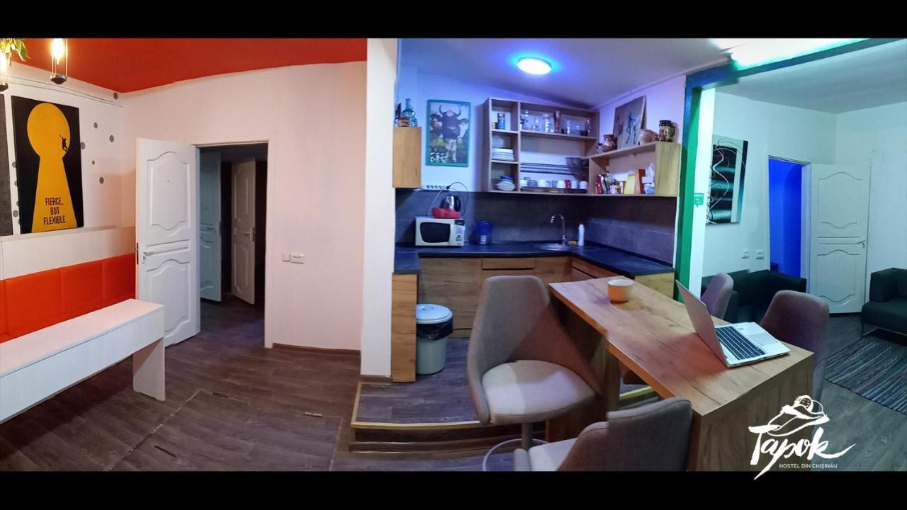 Tapok Hostel Chisinau Bagian luar foto